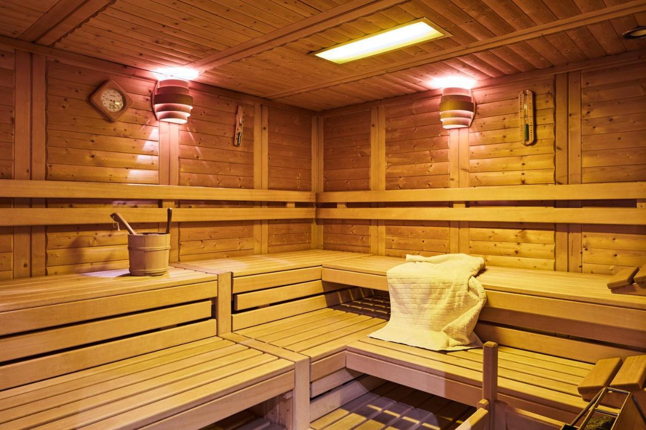 Camping Dreilaendereck Blockhuetten & Apartments Ried im Oberinntal Exterior foto