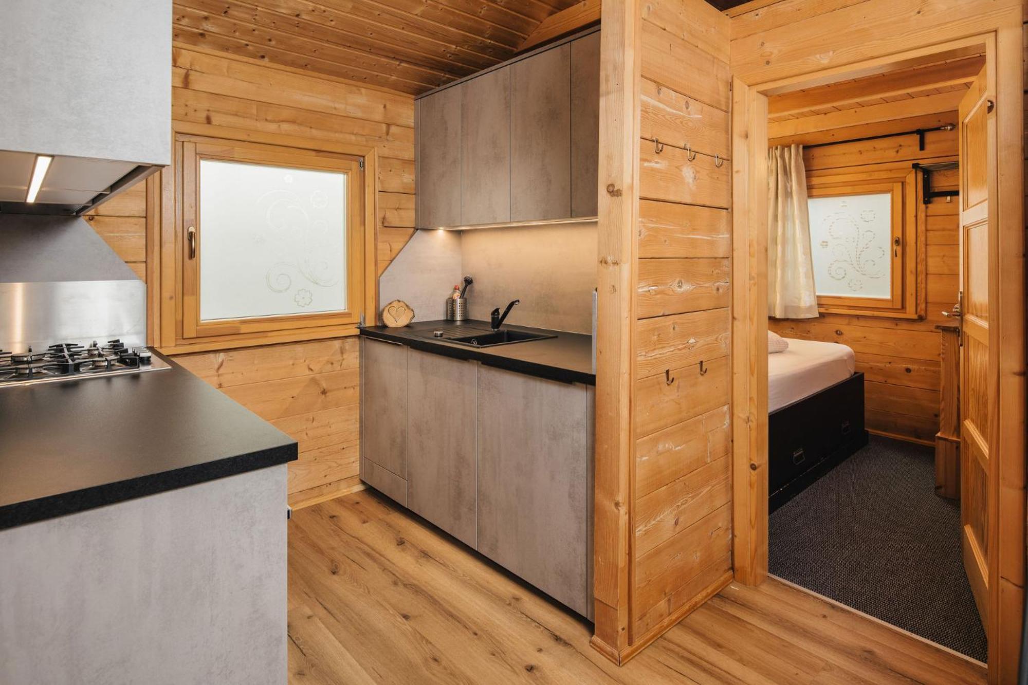 Camping Dreilaendereck Blockhuetten & Apartments Ried im Oberinntal Exterior foto