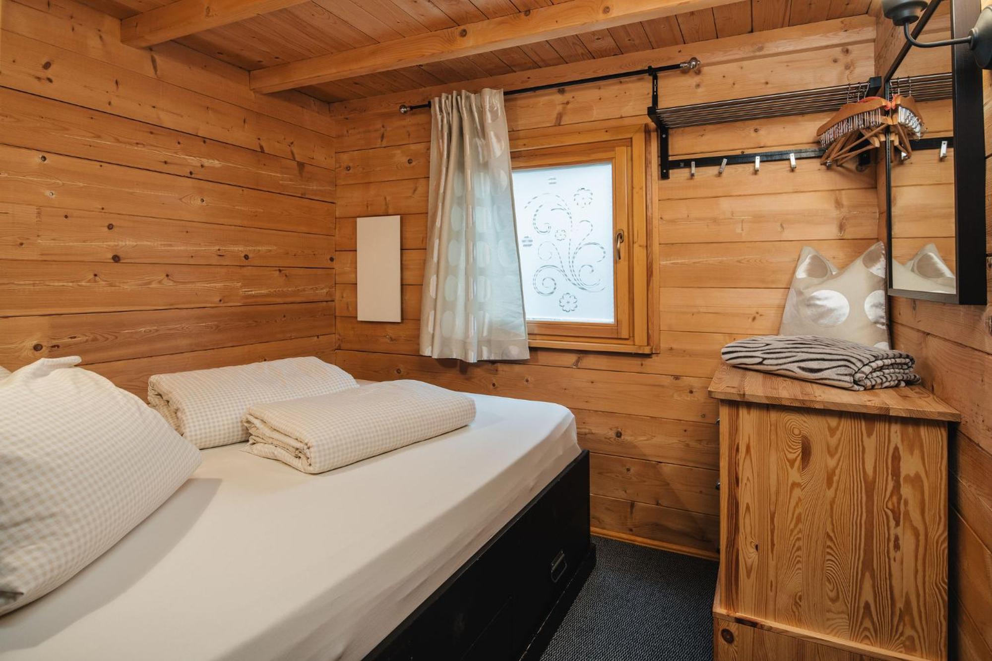 Camping Dreilaendereck Blockhuetten & Apartments Ried im Oberinntal Exterior foto