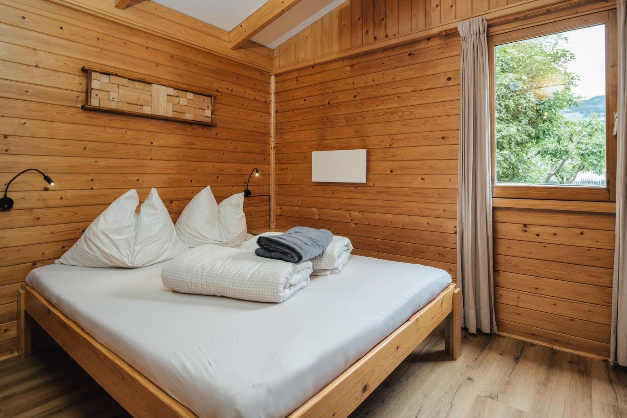 Camping Dreilaendereck Blockhuetten & Apartments Ried im Oberinntal Exterior foto