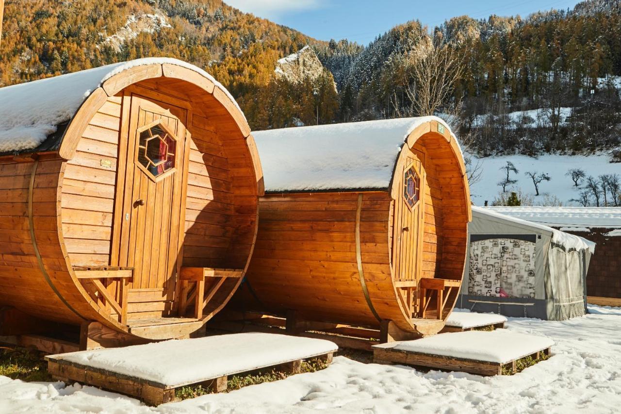Camping Dreilaendereck Blockhuetten & Apartments Ried im Oberinntal Exterior foto